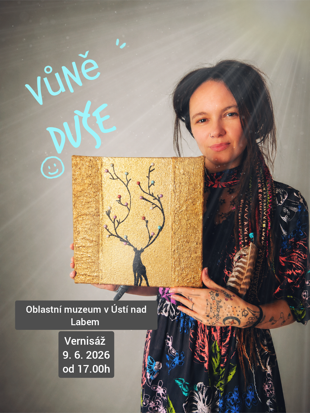 Woman holding a gold canvas with colorful tree silhouette, with “Vítejte v Ústí” text overlay.